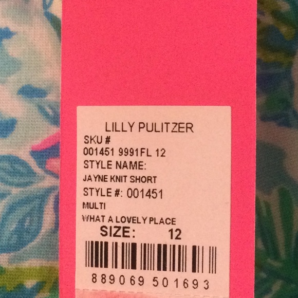 Lilly Pulitzer Jayne Knit Short in What A Lovely Place - Picture 5 of 6